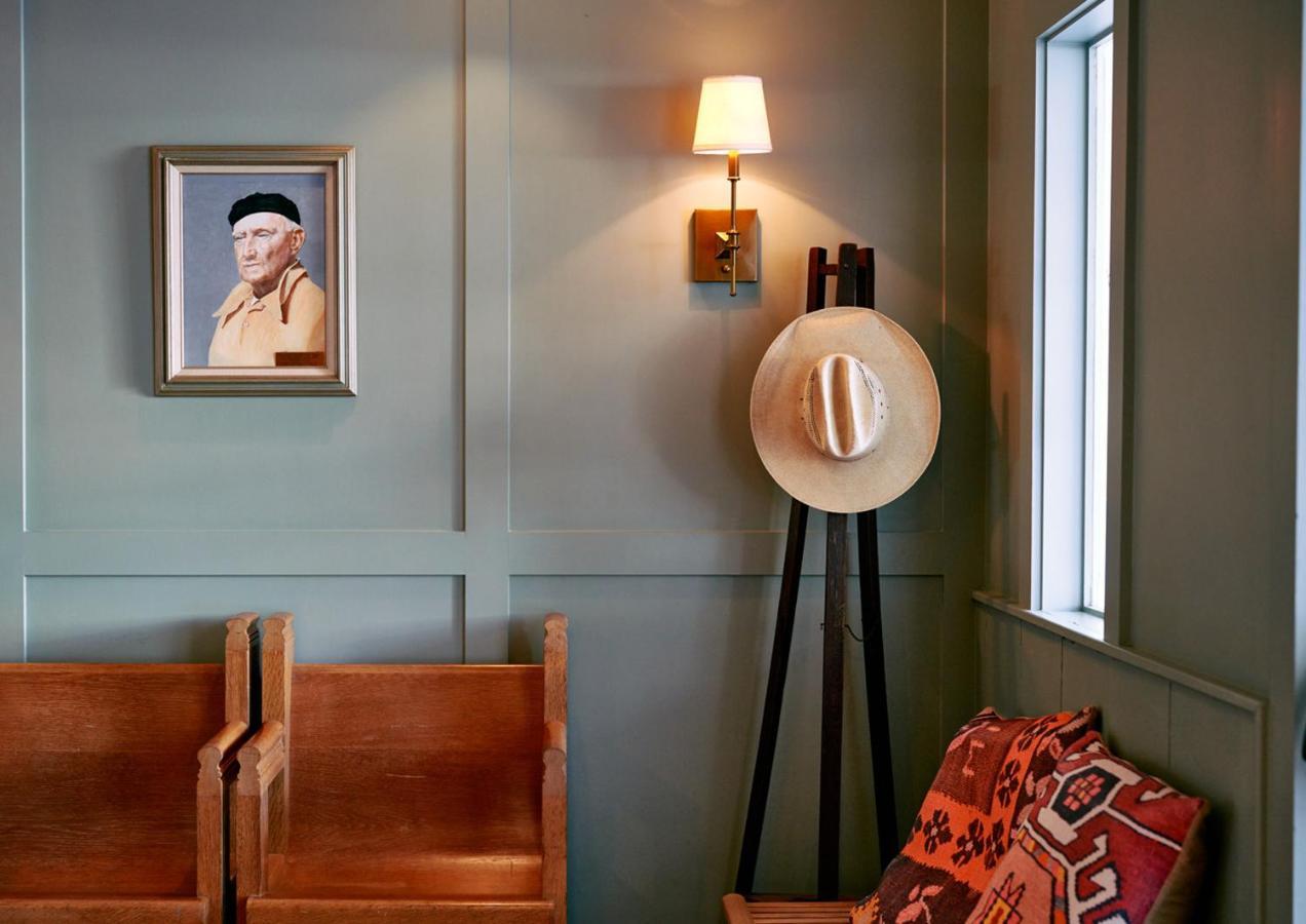 Stagecoach Hotel