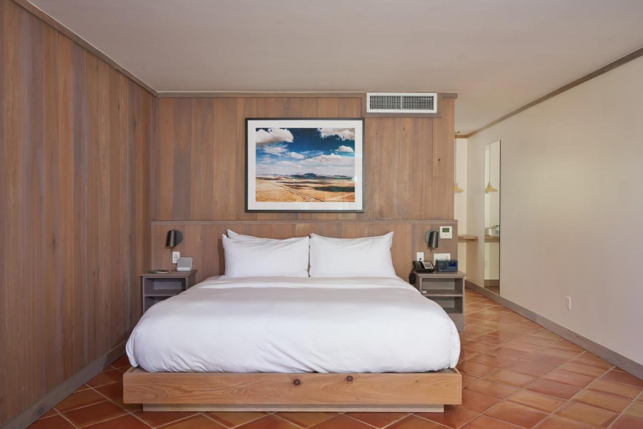 Stagecoach Hotel 3*
